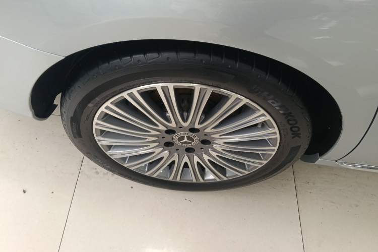 Used Mercedes-Benz E-Class 2021 E 300 L Premium Edition Right Rear Wheel Hub