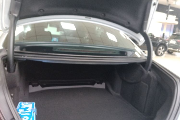 Used Mercedes-Benz E-Class 2021 E 300 L Premium Edition Trunk