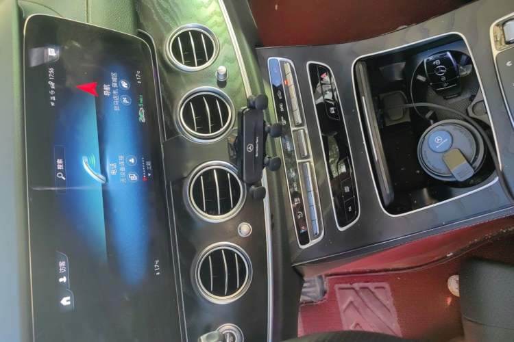 Used Mercedes-Benz E-Class 2021 Updated E 260 Fashion Sport Edition Audio And AC Panel