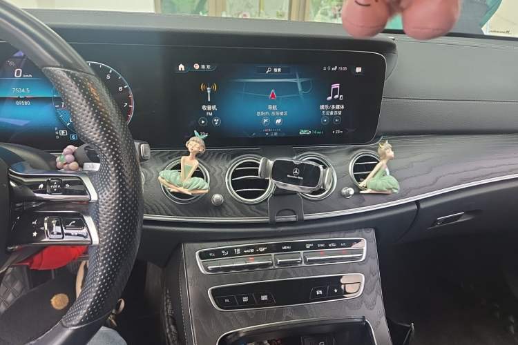 Used Mercedes-Benz E-Class 2021 Updated E 260 Fashion Sport Edition Audio And AC Panel