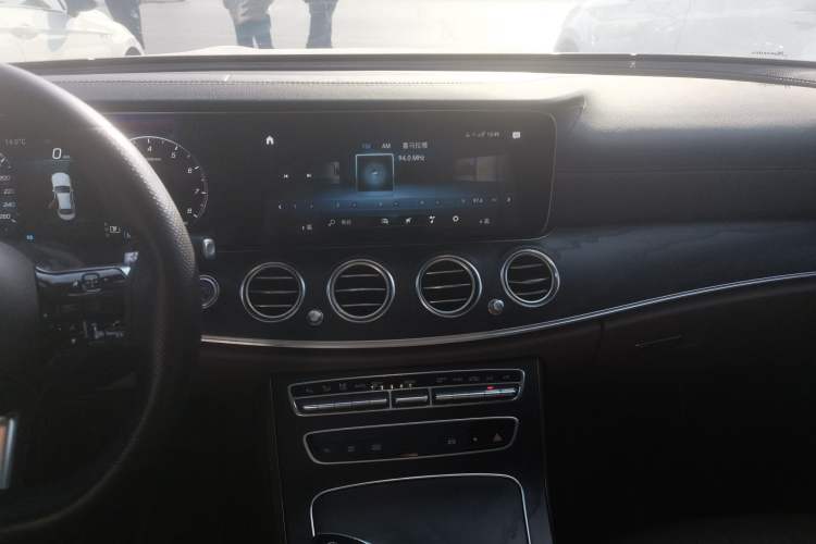 Used Mercedes-Benz E-Class 2021 Updated E 260 Fashion Sport Edition Audio And AC Panel