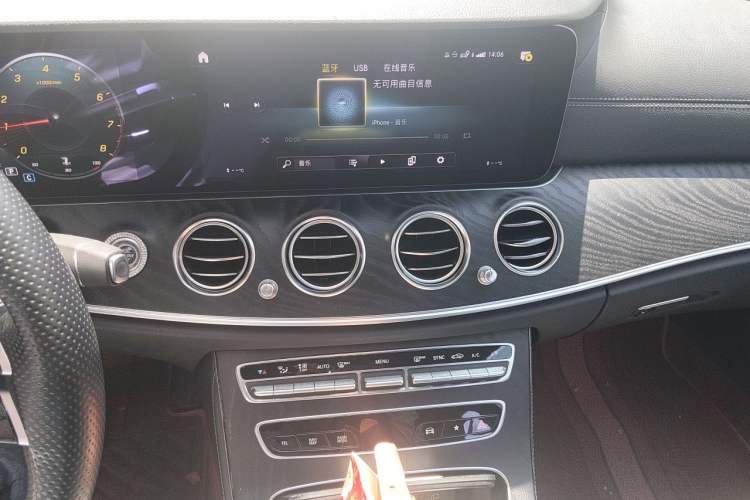 Used Mercedes-Benz E-Class 2021 Updated E 260 Fashion Sport Edition Audio And AC Panel