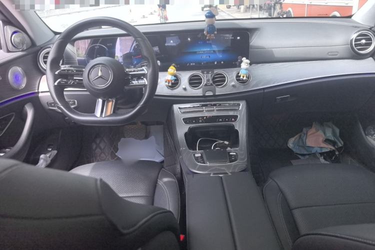 Used Mercedes-Benz E-Class 2021 E 300 L Sport Luxury Edition Center Console