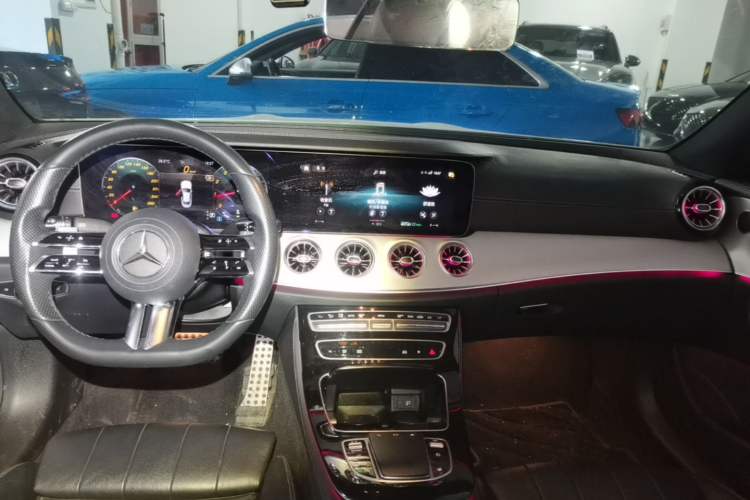 Used Mercedes-Benz E-Class 2021 E 300 Coupe Center Console