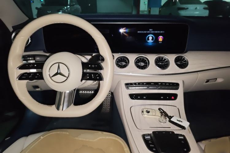 Used Mercedes-Benz E-Class  Center Console