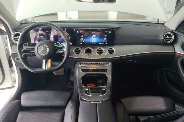 Used Mercedes-Benz E-Class 2021 E 260 L Sport Edition Center Console