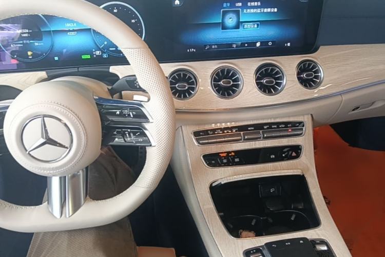 Used Mercedes-Benz E-Class 2021 E 260 Coupe Center Console