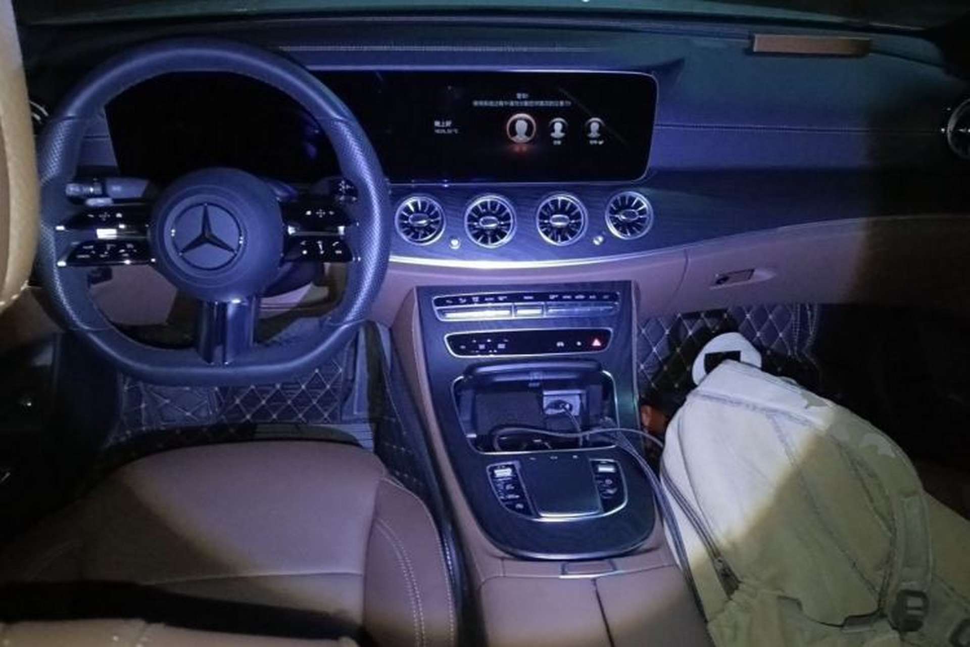 Used Mercedes-Benz E-Class 2021 E 300 L Sport Luxury Edition Center Console