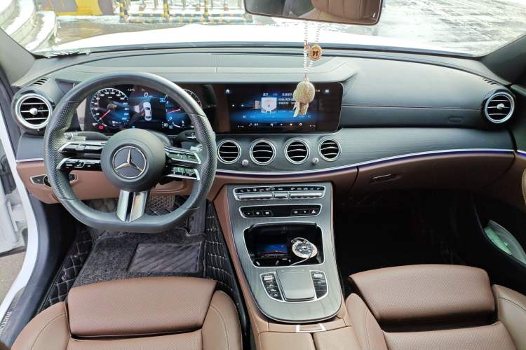 Used Mercedes-Benz E-Class 2021 Facelift E 260 L Sport Edition Center Console