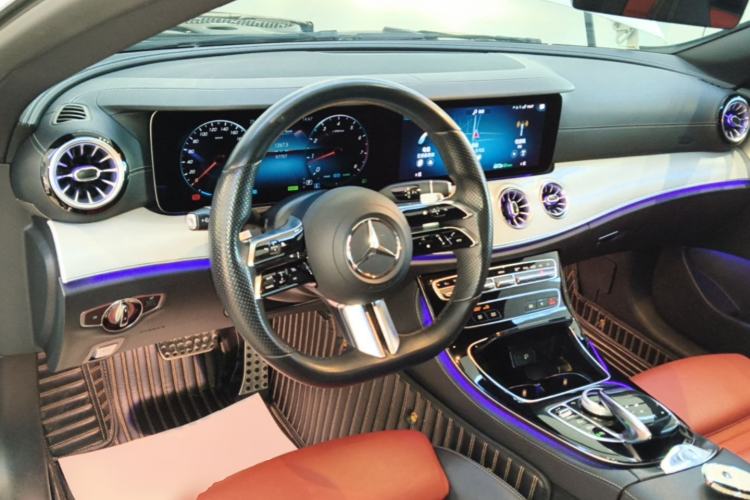 Used Mercedes-Benz E-Class 2021 E 260 Convertible Coupe Center Console