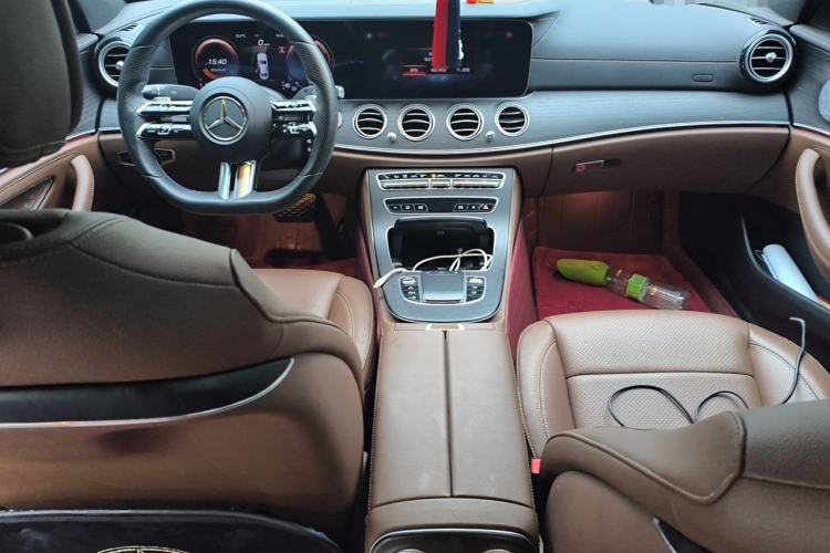 Used Mercedes-Benz E-Class 2021 E 300 L Sport Luxury Edition Center Console