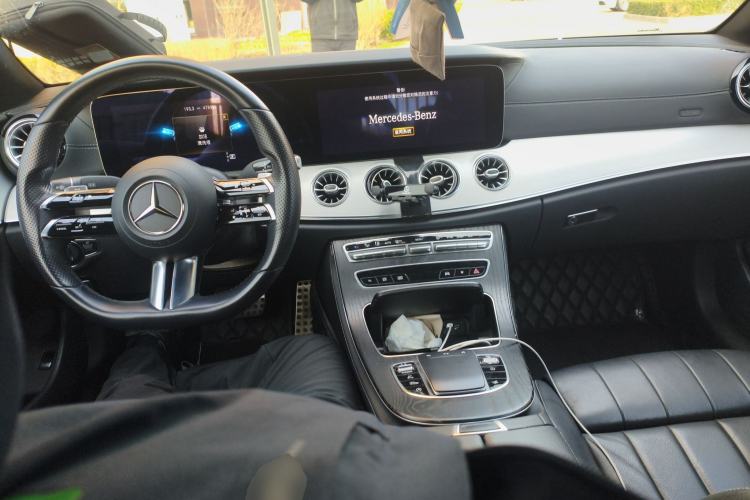 Used Mercedes-Benz E-Class 2021 E 260 Coupe Center Console