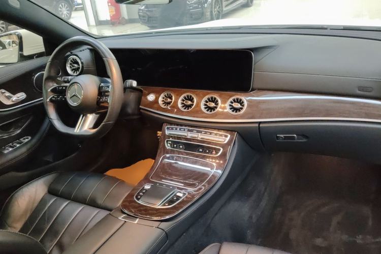 Used Mercedes-Benz E-Class 2021 E 260 Coupe Center Console