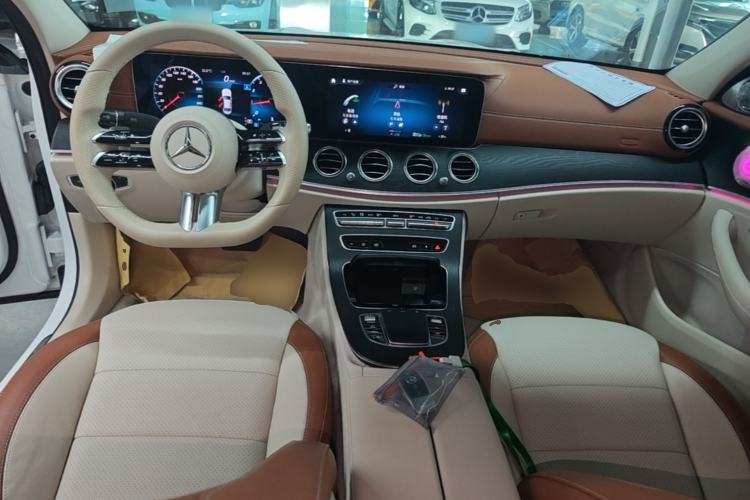 Used Mercedes-Benz E-Class 2021 Restyled E 300 L Sport Luxury Edition Center Console