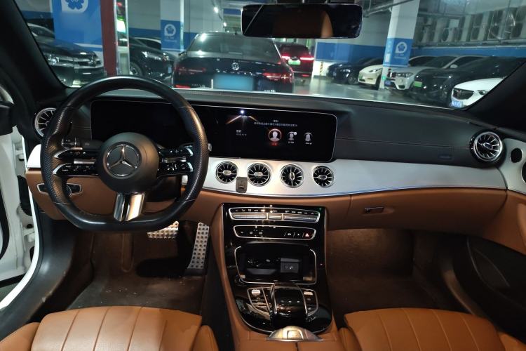 Used Mercedes-Benz E-Class 2021 E 260 Convertible Coupe Center Console