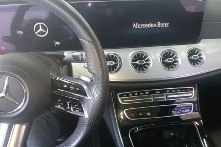 Used Mercedes-Benz E-Class 2021 E 260 Coupe Center Console