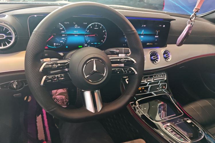 Used Mercedes-Benz E-Class 2021 E 260 Coupe Center Console