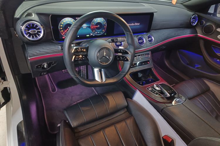 Used Mercedes-Benz E-Class 2021 E 260 Convertible Coupe Center Console