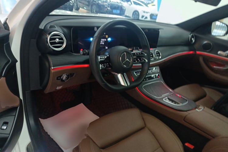 Used Mercedes-Benz E-Class 2021 Facelift E 260 L Sport Edition Center Console
