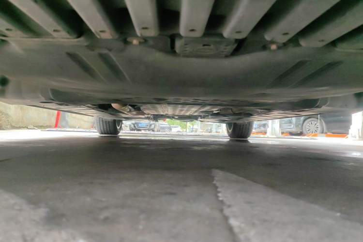 Used Mercedes-Benz E-Class 2021 E 300 L Sporty and Stylish Model Chassis Front