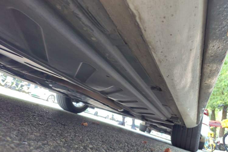 Used Mercedes-Benz E-Class 2021 E 300 L Sporty and Stylish Model Chassis Front Right