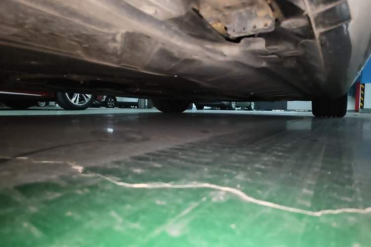 Used Mercedes-Benz E-Class  Chassis Rear Right