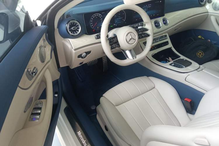 Used Mercedes-Benz E-Class 2021 E 260 Coupe Driver Seat