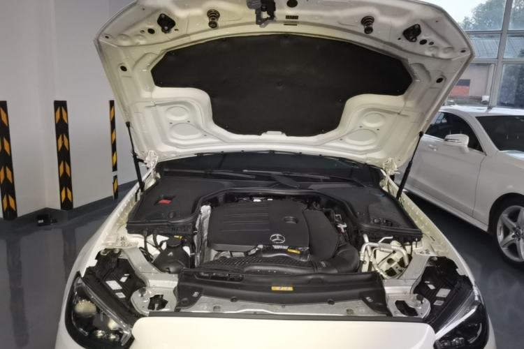 Used Mercedes-Benz E-Class 2021 E 300 Coupe Engine Bay