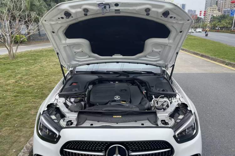 Used Mercedes-Benz E-Class 2021 E 260 Coupe Engine Bay