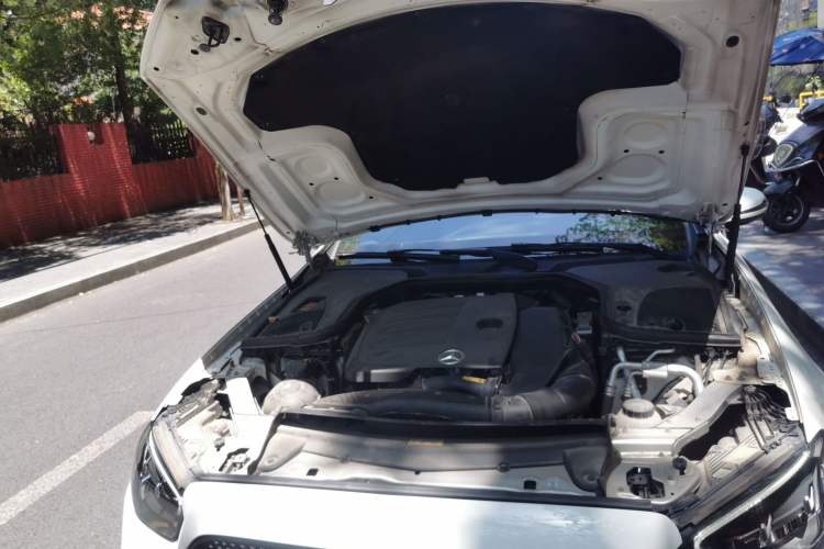 Used Mercedes-Benz E-Class 2021 E 260 Coupe Engine Bay