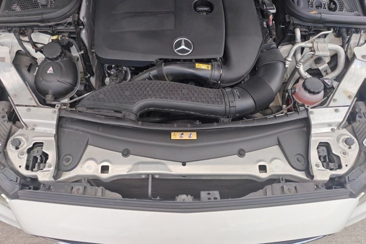 Used Mercedes-Benz E-Class 2021 E 260 Coupe Engine Bay
