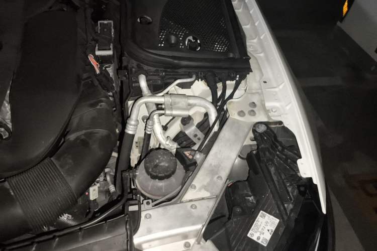 Used Mercedes-Benz E-Class 2021 E 260 Coupe Engine Bay Left
