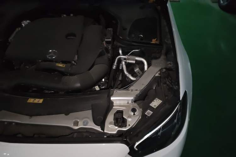 Used Mercedes-Benz E-Class  Engine Bay Left