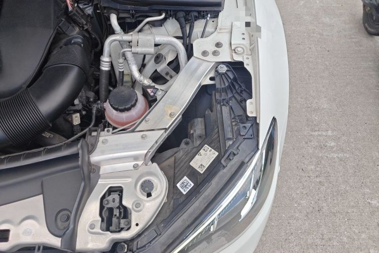 Used Mercedes-Benz E-Class 2021 E 260 Coupe Engine Bay Left