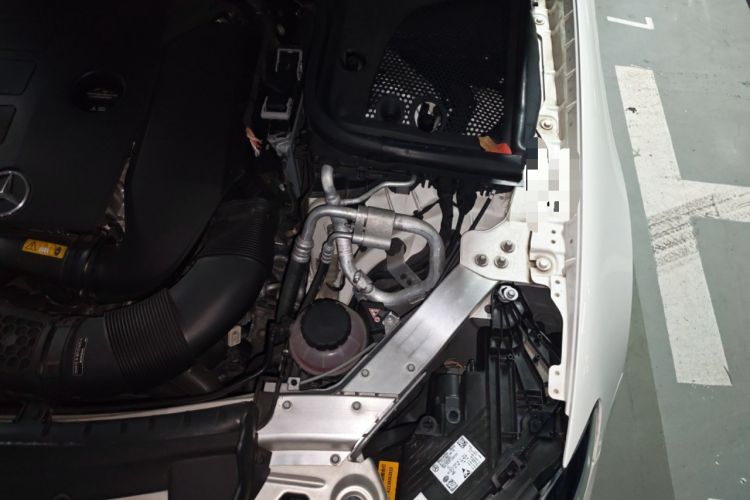 Used Mercedes-Benz E-Class 2021 E 260 Convertible Coupe Engine Bay Left