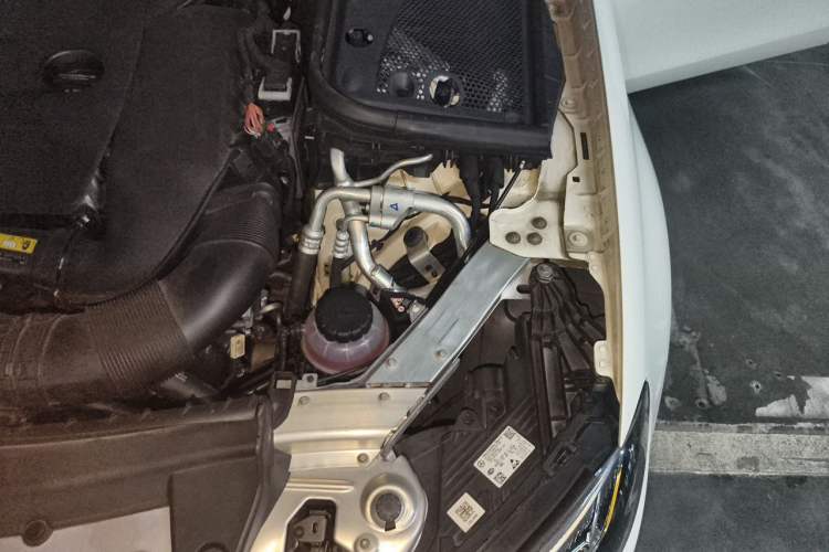 Used Mercedes-Benz E-Class 2021 E 260 L Sport Edition Engine Bay Left