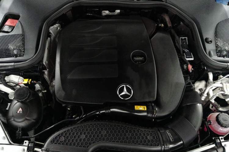 Used Mercedes-Benz E-Class 2021 E 260 Coupe Engine Bay