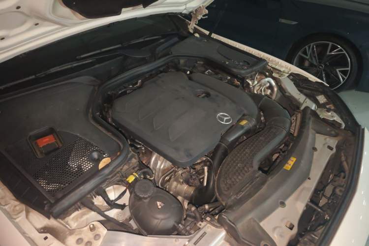 Used Mercedes-Benz E-Class 2021 Restyled E 300 L Sporty and Stylish Edition Engine Bay Right