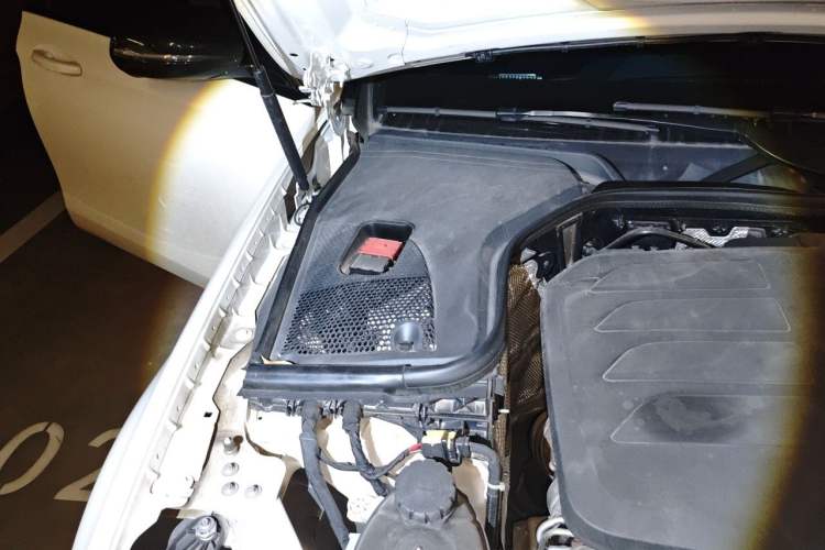 Used Mercedes-Benz E-Class 2021 Updated E 260 Fashion Sport Edition Engine Bay Right