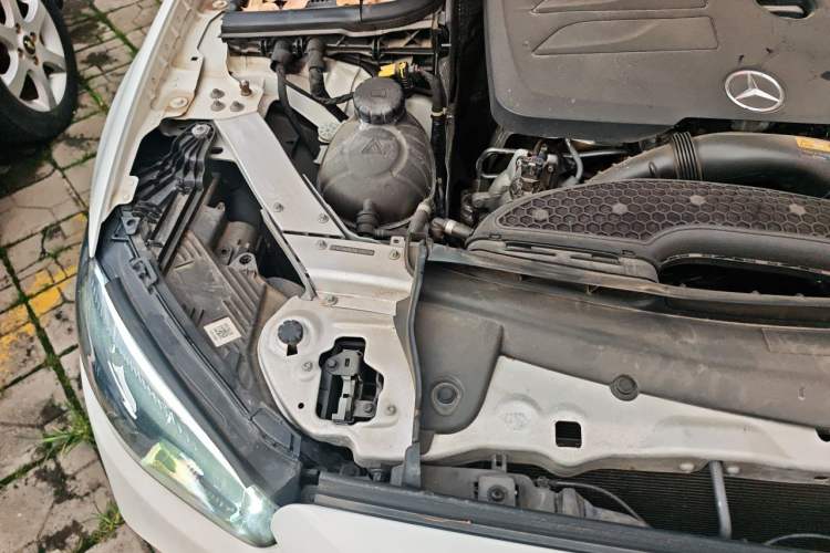 Used Mercedes-Benz E-Class 2021 E 300 L Sport Luxury Edition Engine Bay Right