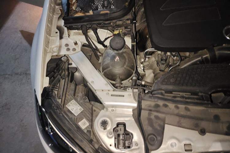 Used Mercedes-Benz E-Class 2021 E 300 L Sporty and Stylish Model Engine Bay Right