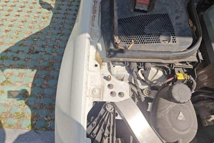Used Mercedes-Benz E-Class 2021 E 260 Stylish Sports Edition Engine Bay Right