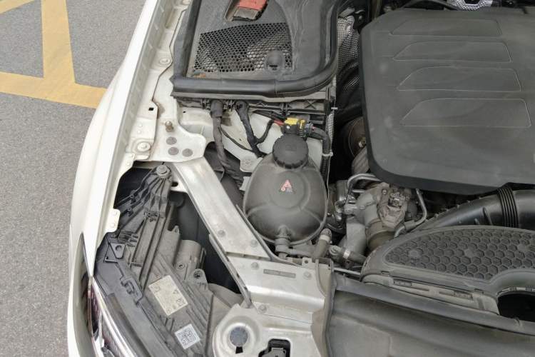 Used Mercedes-Benz E-Class 2021 Updated E 260 Fashion Sport Edition Engine Bay Right