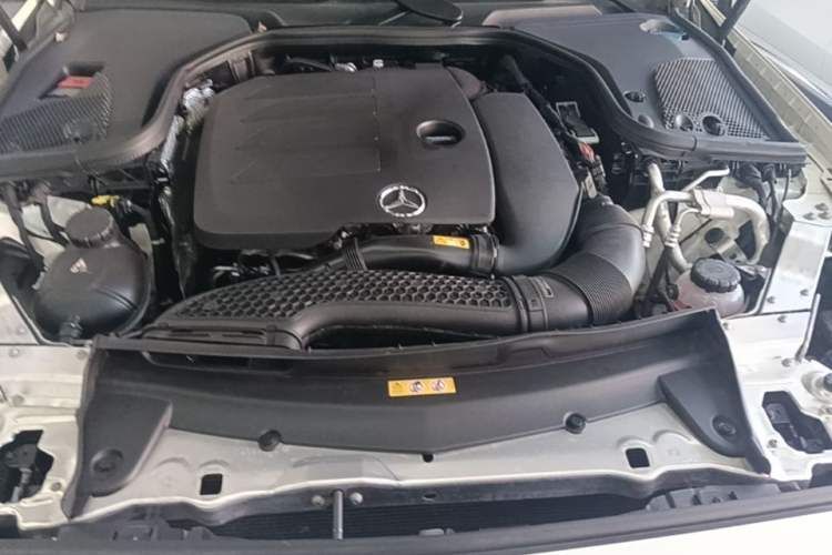 Used Mercedes-Benz E-Class 2021 E 260 Coupe Engine Bay