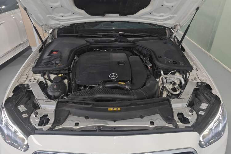 Used Mercedes-Benz E-Class 2021 Restyled E 300 L Luxury Edition Engine Bay