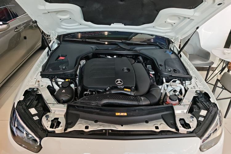 Used Mercedes-Benz E-Class 2021 E 260 Coupe Engine Bay