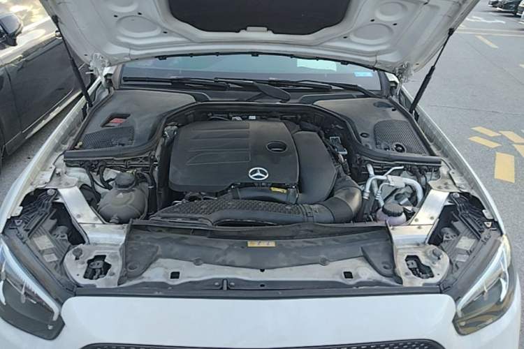 Used Mercedes-Benz E-Class 2021 E 260 Coupe Engine Bay