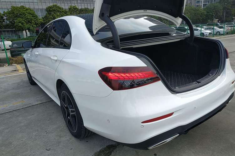 Used Mercedes-Benz E-Class 2021 Updated E 260 Fashion Sport Edition Exterior 2