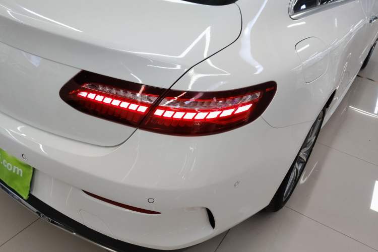 Used Mercedes-Benz E-Class 2021 E 260 Coupe Exterior 2