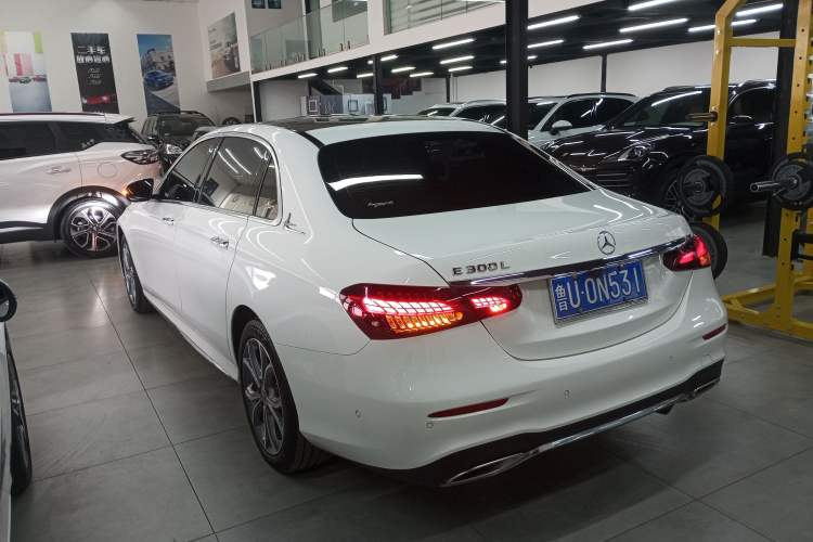 Used Mercedes-Benz E-Class 2021 E 300 L Sporty and Stylish Model Exterior 3